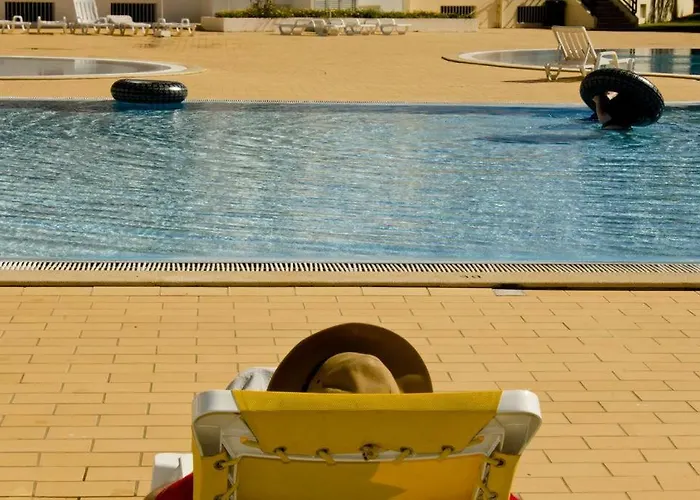 Front Line Bay Apartmán