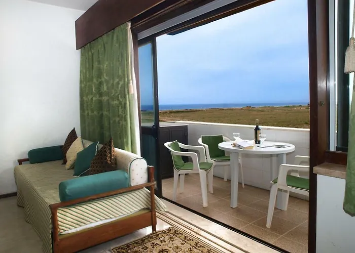 Front Line Bay Apartmán